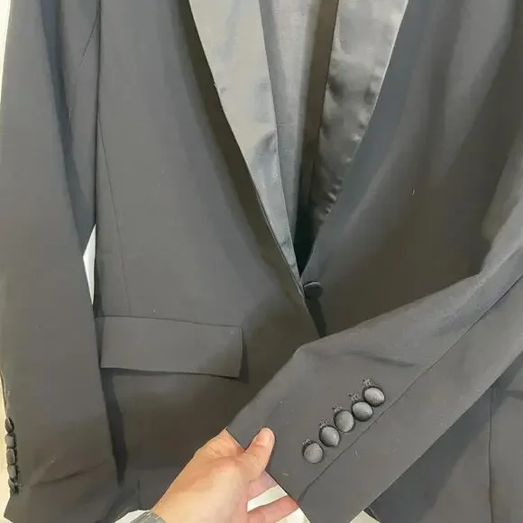 Amanda Uprichard black blazer with satin lapel and pockets. Size M - Picture 4 of 7